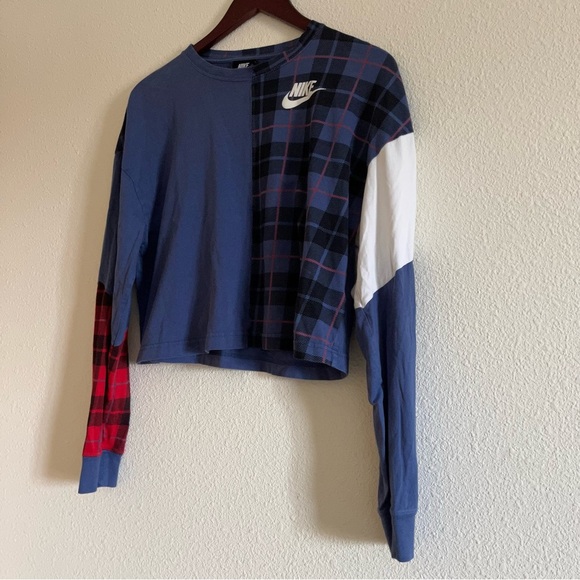 Women's NIKE Blue Red Patchwork/Color Block Cropped Long Sleeve T Shirt Size XS - Picture 2 of 8